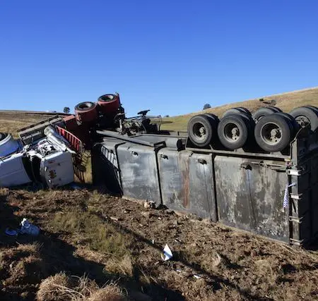 aftermath-of-a-truck-accident-why-you-need-legal-help-to-protect-your-rights