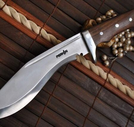 history-and-evolution-of-kukri-knives