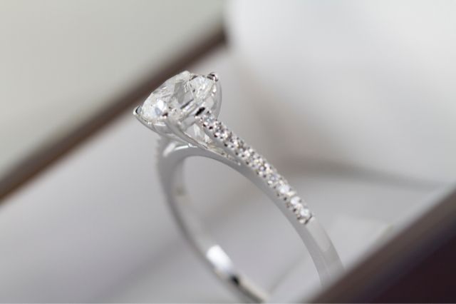 how-to-choose-the-perfect-lab-grown-engagement-rings